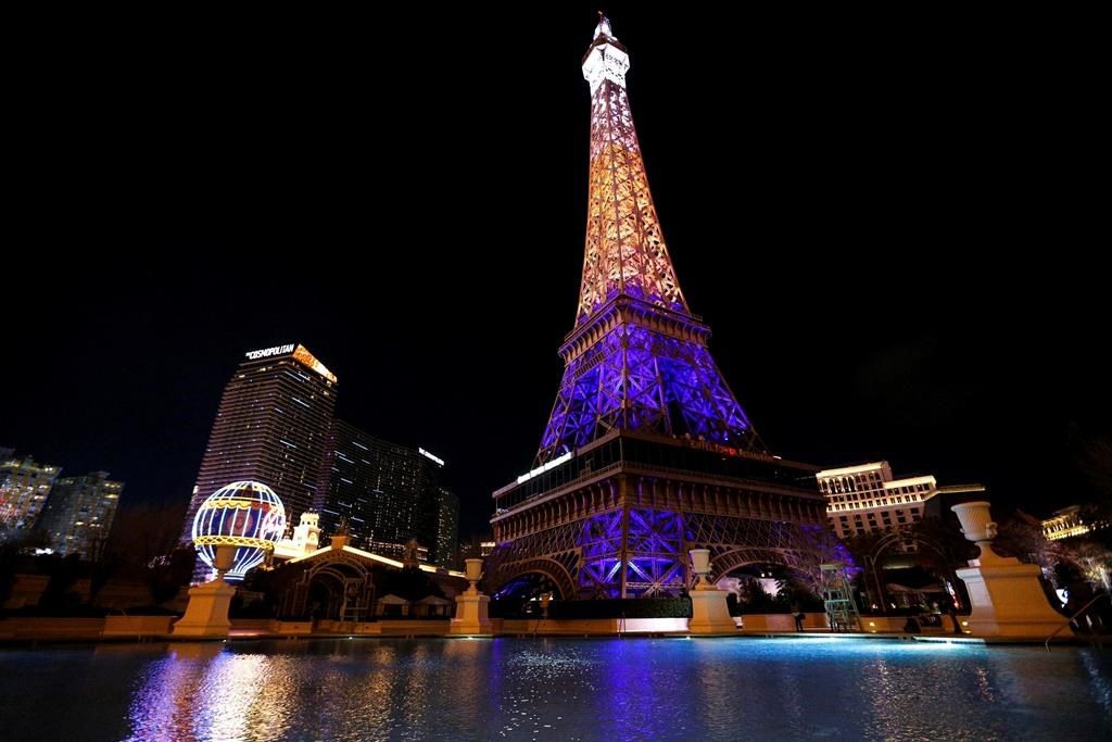 Paris Las Vegas Eiffel Tower Light Show