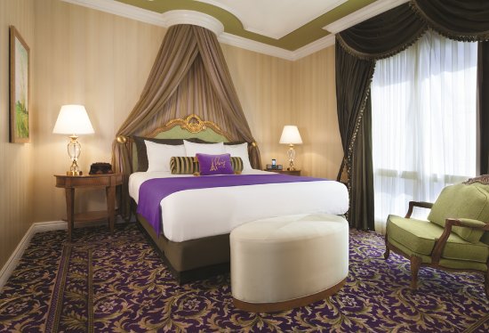 Paris Las Vegas Hotel Charlemagne-Suite